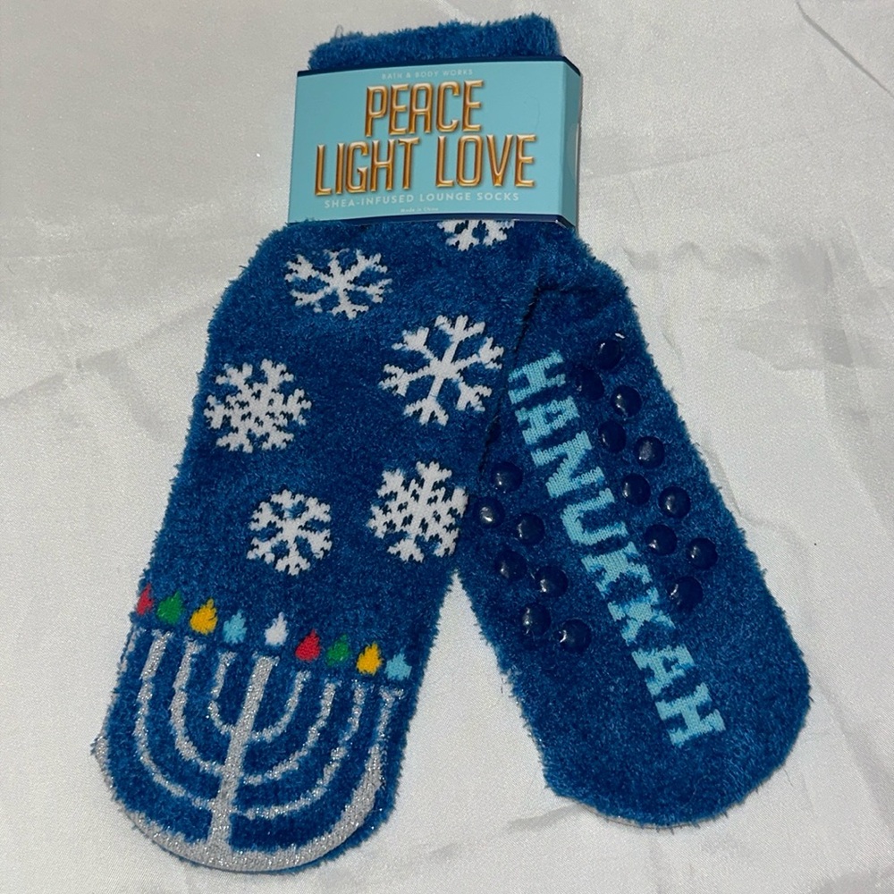 Bath & Body Works Happy Hanukkah Shea-Infused Lounge Socks